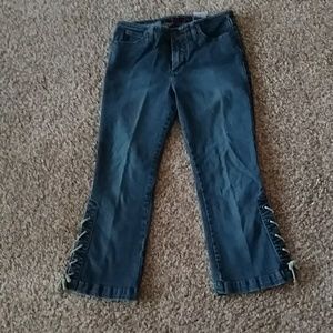 Mudd capris.
